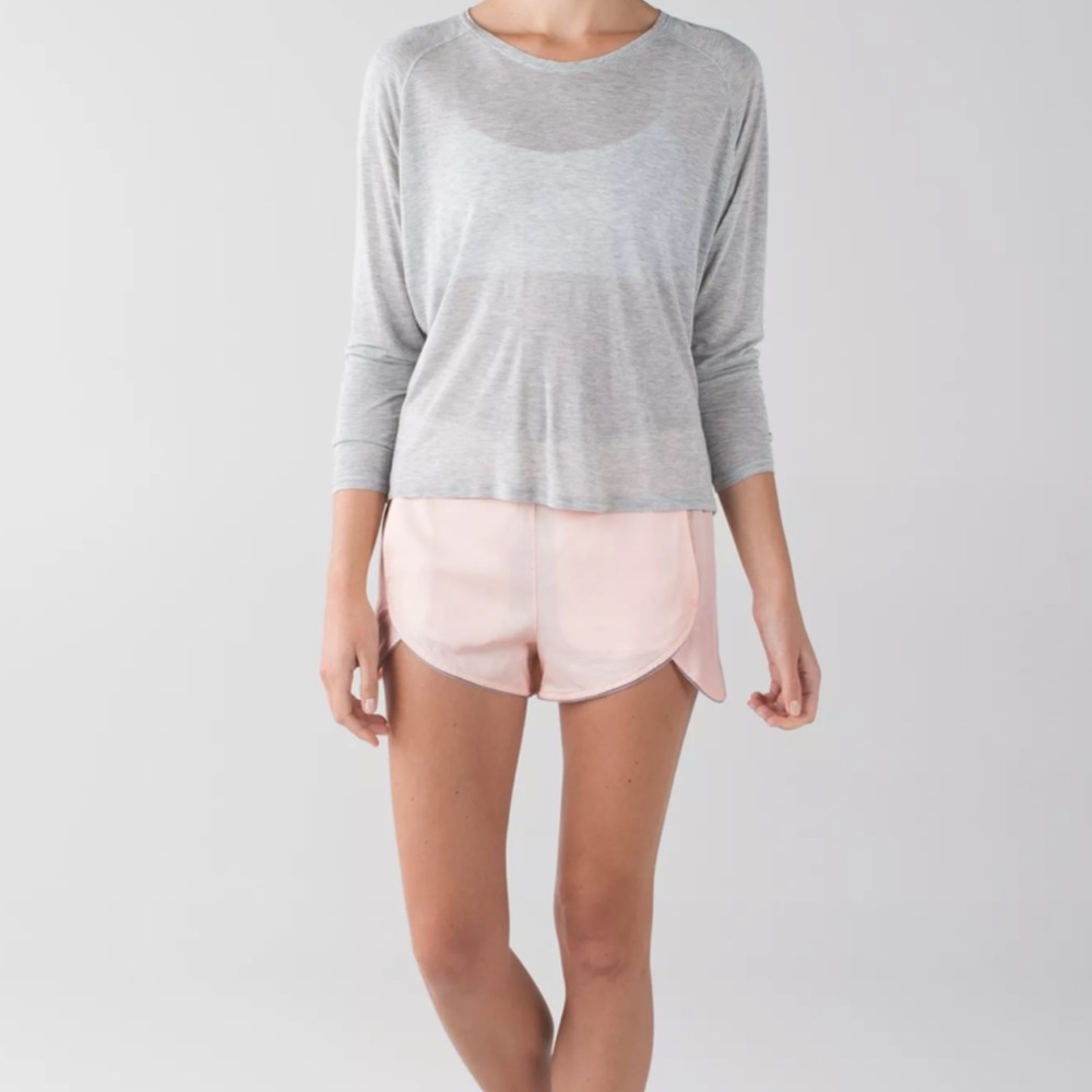 Lululemon wake & flow short pink.